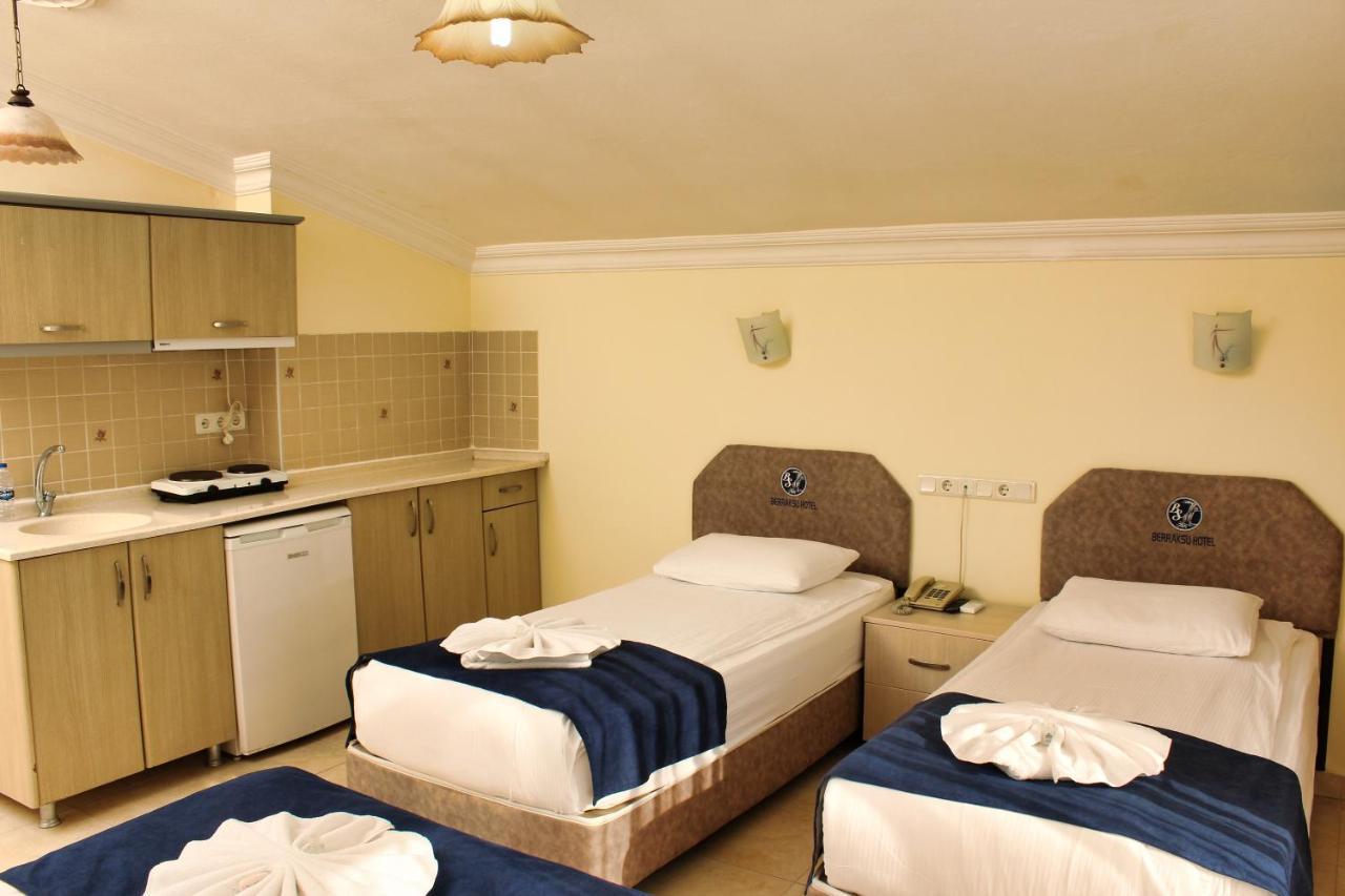 Berrak Su Hotel Antalia Esterno foto
