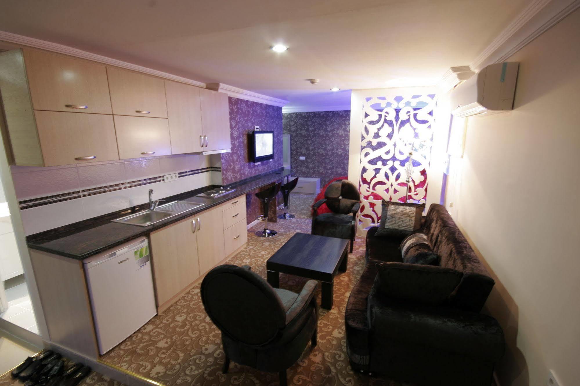 Berrak Su Hotel Antalia Esterno foto