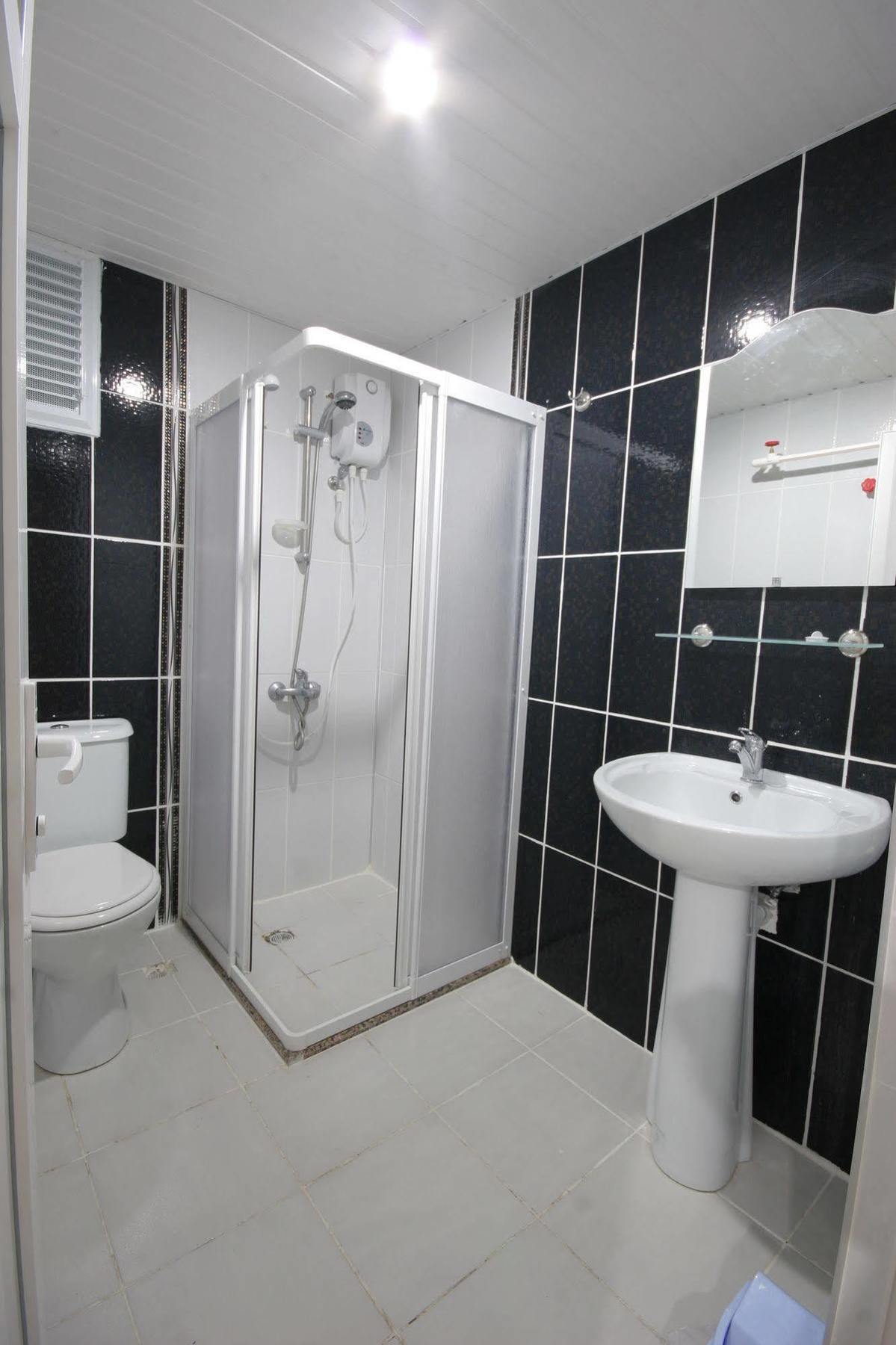 Berrak Su Hotel Antalia Esterno foto