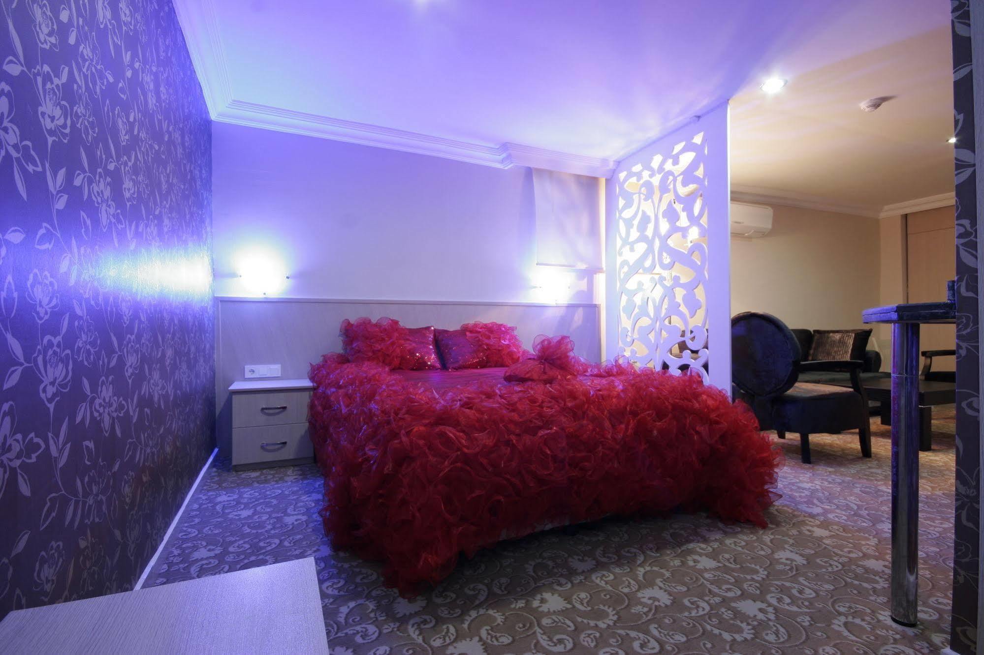 Berrak Su Hotel Antalia Esterno foto