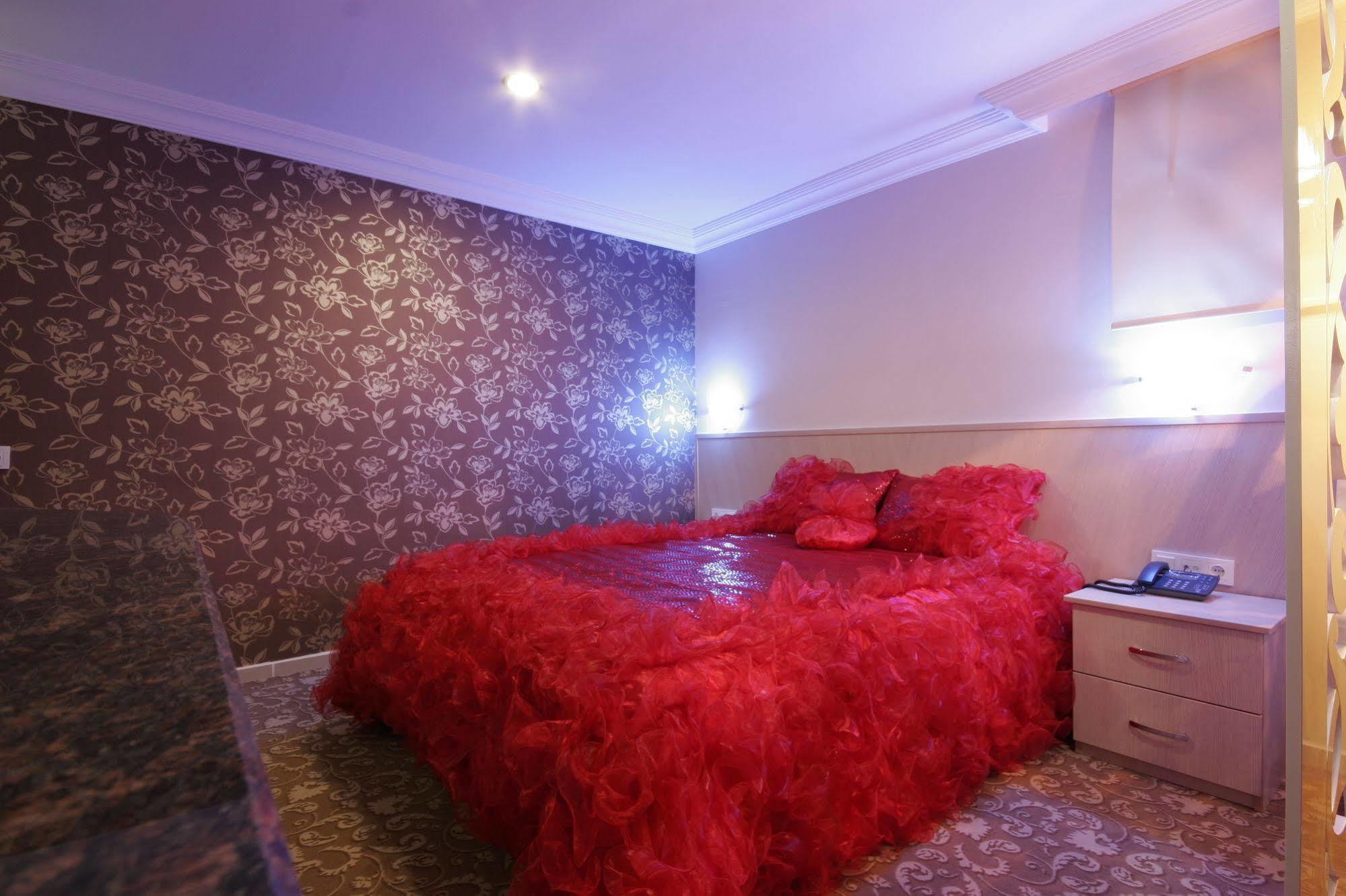 Berrak Su Hotel Antalia Esterno foto