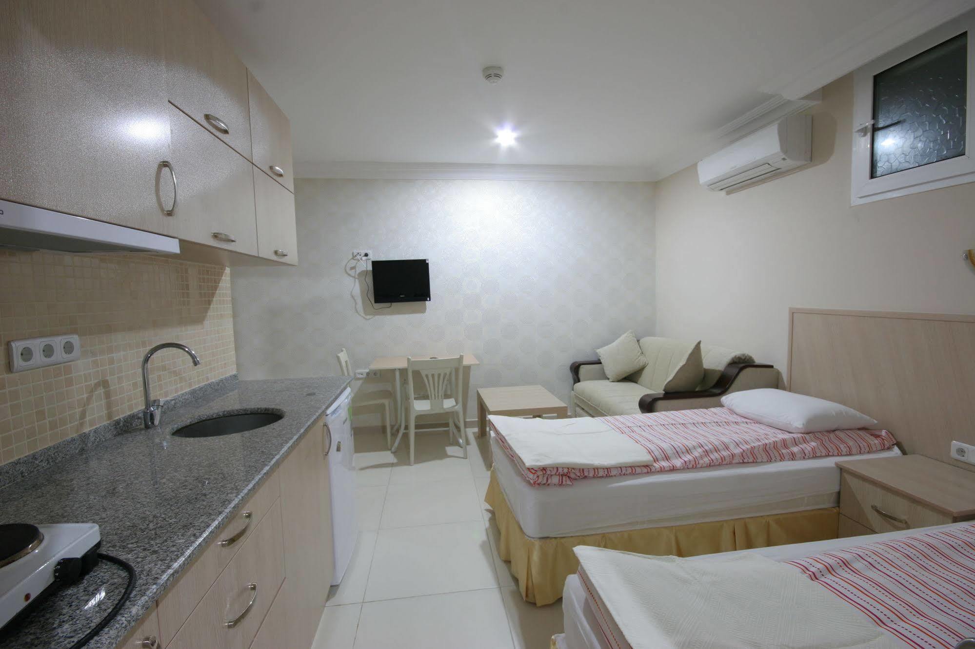 Berrak Su Hotel Antalia Esterno foto